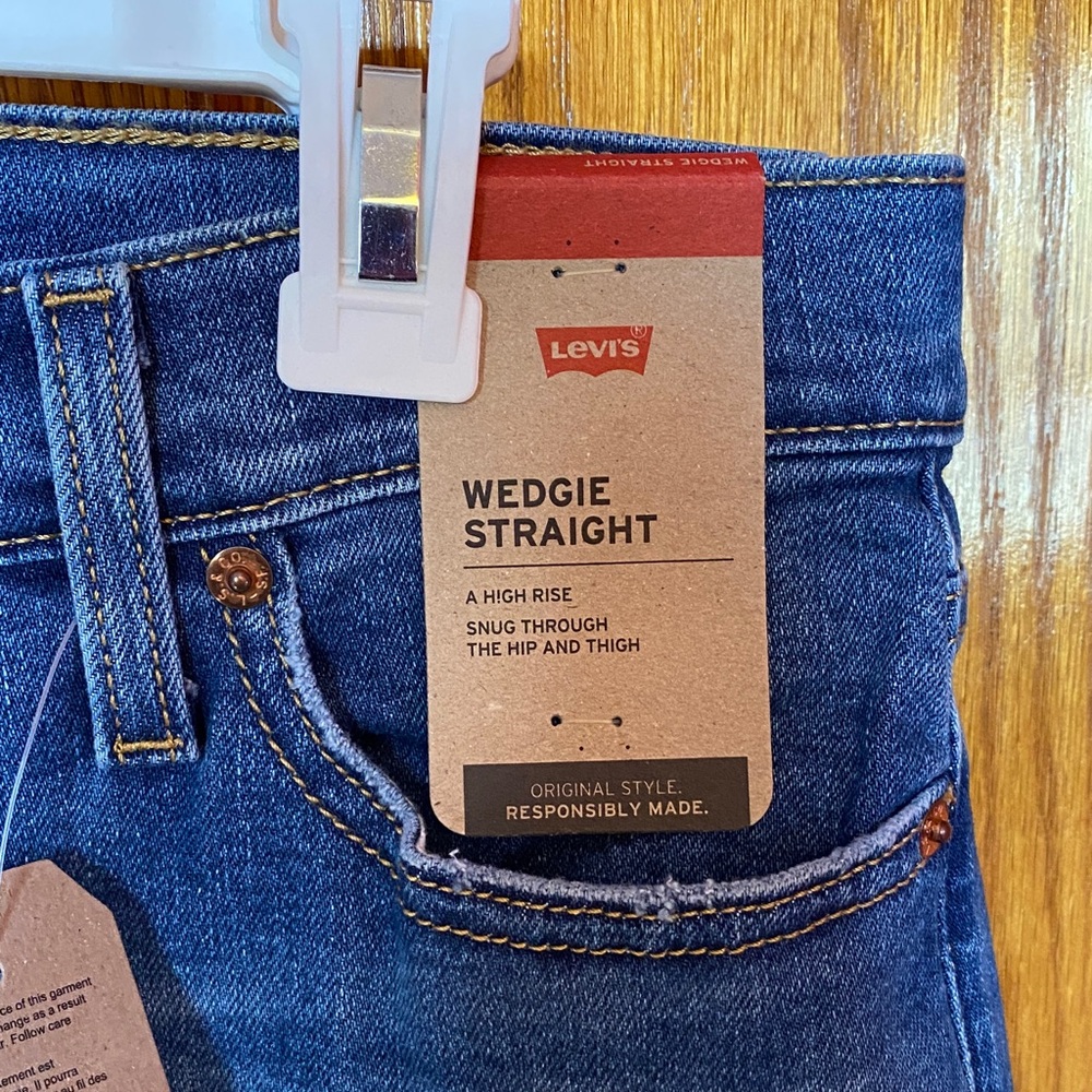 Levi's Woman’s Indigo Straight Jeans - Picture 3 of 10